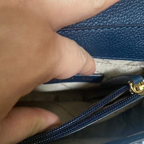 EUC Michael Kors Blue Navy and White Kinsley XS satchel. - Picture 11 of 17